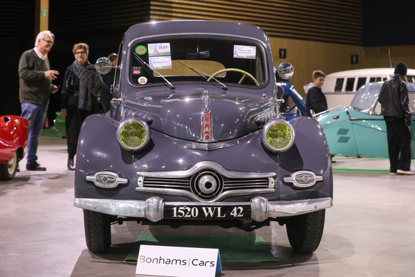 Panhard Dyna Type X86 Saloon (1951) - Lot 109 an der Bonhams-Versteigerung "Les Grandes Marques du Monde à Paris" am 1. Februar 2024