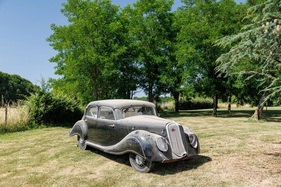 Panhard Dynamic X81 Saloon (1939) - Lot 032 an der Artcurial Musée Automobile du Château de Vernon Versteigerung 2025