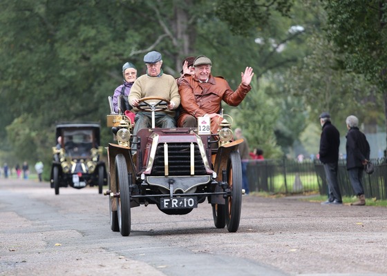 Panhard-Levassor Tonneau (1902) - am Bonhams London to Brighton Veteran Car Run 2014