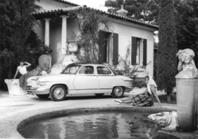 Panhard PL 17 (1961) - am Brunnen vor dem Tore