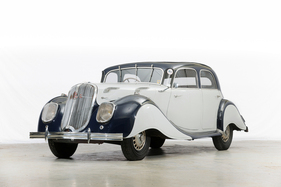 Panhard et Levassor Dynamic X77 (140) berline (1936) - als Lot 343 an der Artcurial-Versteigerung anlässlich der Rétromobile Paris am 18./19. März 2022