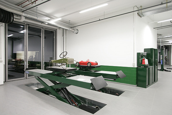 Image: Pantheon Basel - Forum for classic cars - ... for small and large classic cars