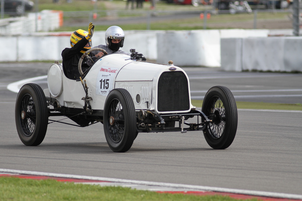 Bild: Parade der historischen Opel Fahrzeuge - AvD Oldtimer Grand Prix 2014