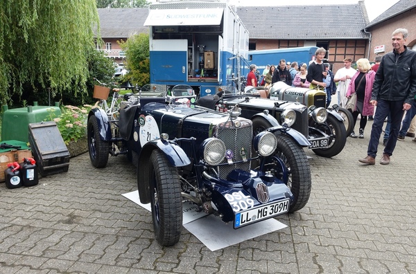 Parc Fermé im Innenhof – Classic Days 2025