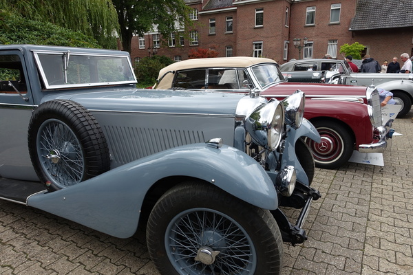 Parc Fermé im Innenhof – Classic Days 2025