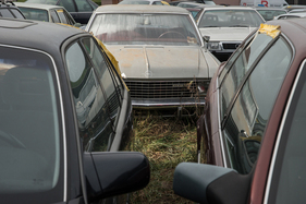 Park- oder Schrottplatz Kirchberg 2024 - Opel-KAD-Limousine