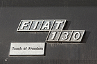 Park- oder Schrottplatz Kirchberg 2024 - Zusatzemblem auf einem Fiat 130: "Touch of Freedom" (ein Hauch Freiheit)