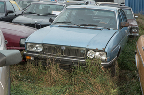 Park- oder Schrottplatz Kirchberg 2024 - eine Lancia Gamma Schräghecklimousine