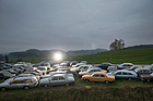Park- oder Schrottplatz Kirchberg 2024 - viele dieser Autos sind man auch an Oldtimertreffen