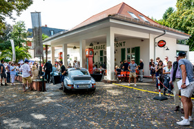 Parken vor der Garage du Pont - 24 Tours du Pont 2016 Parken vor der Garage du Pont - 24 Tours du Pont 2016