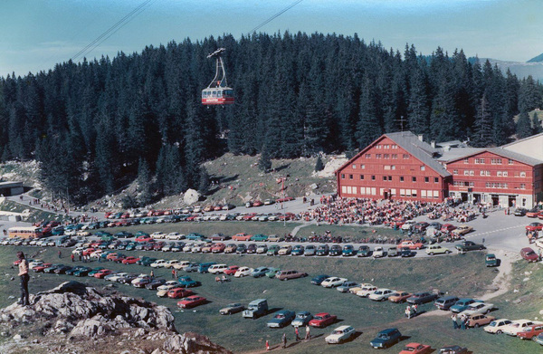 Schwägalp parking lot in 1976 - "Colors" special exhibition at the Emil Frey Classic Center Museum 2023