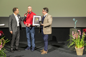 Passion Award Ticino für den Sattler Antonio Santarelli, der sich durch einen Kollegen vertreten lassen musste – Swiss Classic Awards 2025, Luzern