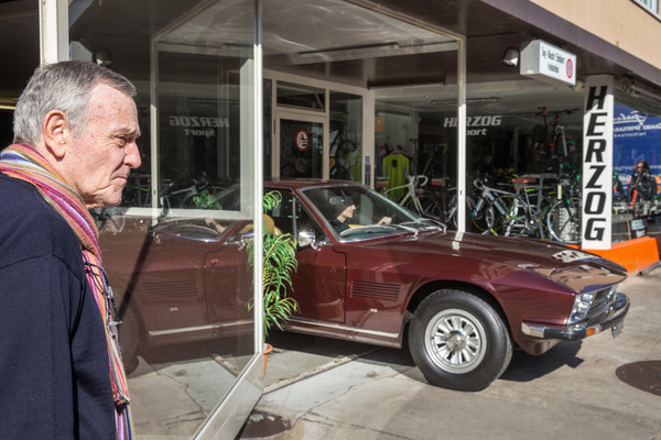 Paul Berger (74), der 39 Jahre lang der treue Weggefährte von Peter Monteverdi war, freut sich über die zukünftige, neue Bleibe der meisten Monteverdi-Fahrzeuge aus dem Museum.