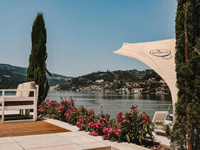 Pause mit Blick auf den Douro – Im MGA durch das Douro-Tal mit Vintage Tours