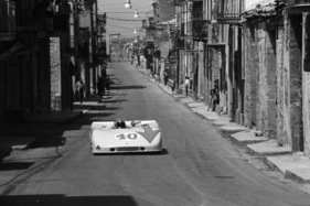 Pedro Rodriguez im Porsche 908/3 an der 54. Targa Florio 1970
