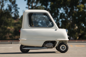 Peel P50 (1964) - deutlich kürzer als die meisten Autos breit sind