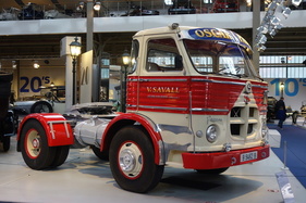 Bild Pegaso Comet (1961-1977) 6.5L Hubraum - Zusammenarbeit von Enasa mit Leyland - Pegaso-Sonderschau in der Autoworld Brüssel (2018/2019)