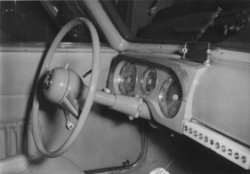 Pegaso Z-102 (1952) - schlichte Gestaltung des Interieurs und des Armaturenbretts