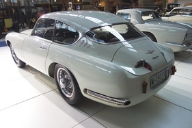 Pegaso Z 102 (1955) V8, 2.8 L Hubraum - mit Blinker am Kühlergrill - Pegaso-Sonderschau in der Autoworld Brüssel (2018/2019)