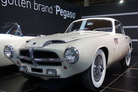 Pegaso Z-102 Touring Superleggera (1955) V8 3.2L Hubraum - Pegaso-Sonderschau in der Autoworld Brüssel (2018/2019)