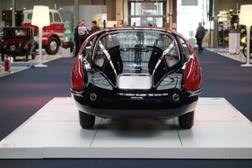 Pegaso Z-102 Touring Superleggera Thrill (1953) V8 2.8L Hubraum - mit Sicherheitsgurten - Pegaso-Sonderschau in der Autoworld Brüssel (2018/2019) (1953)