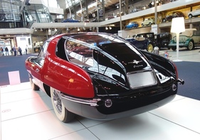 Pegaso Z-102 Touring Superleggera Thrill (1953) V8 2.8L Hubraum - mit Sicherheitsgurten - Pegaso-Sonderschau in der Autoworld Brüssel (2018/2019) (1953)