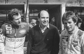 Peter Sauber in der Mitte mit der Le-Mans-Besatzung Quester und Surer