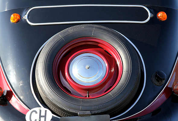 Peugeot 202 (1948) - Ersatzrad auf dem Heck
