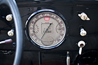 Peugeot 202 (1948) - Zentralinstrument mit allen wichtigen Informationen von Jaeger