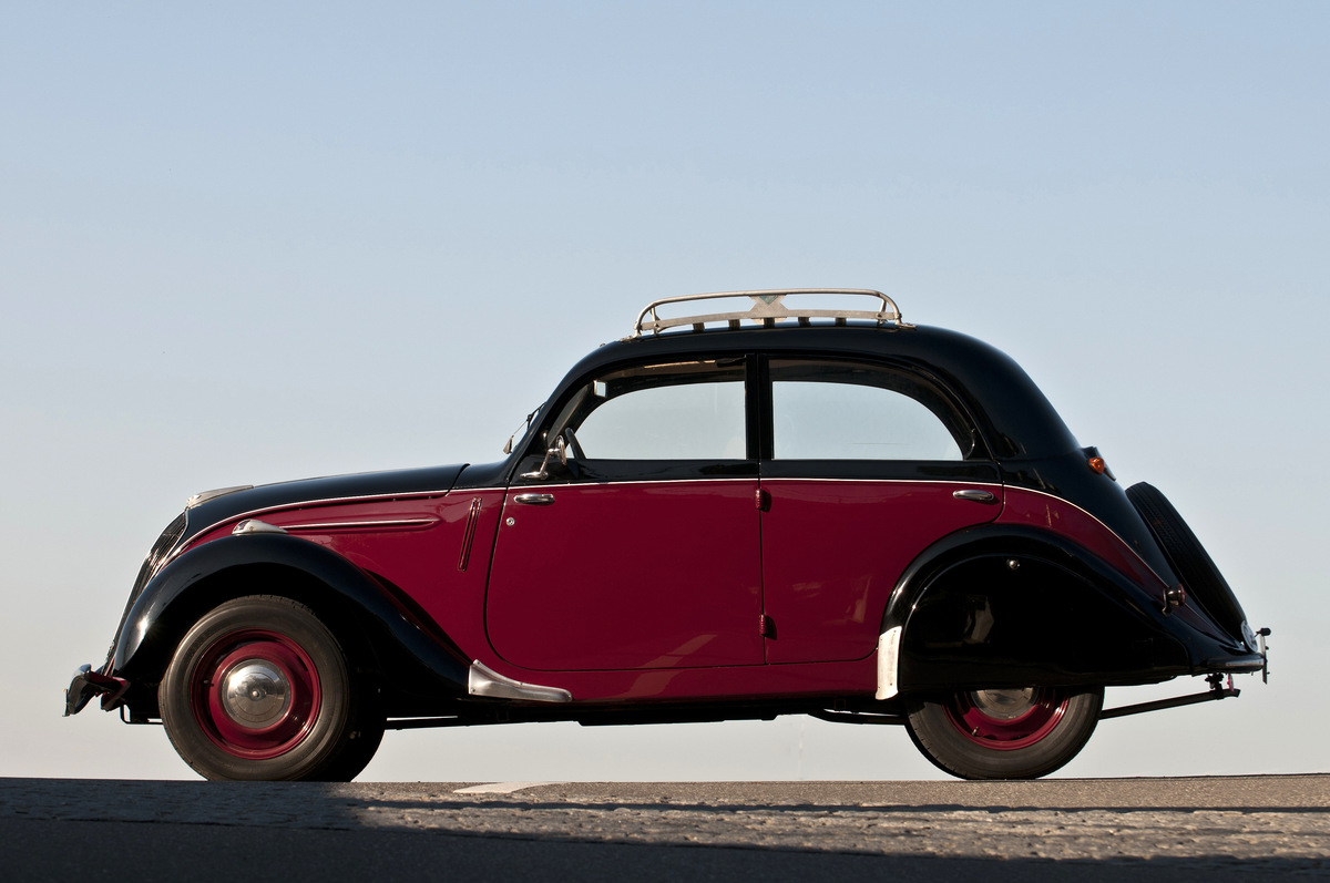 Peugeot 202 (1948) - geschwungene Linien prägen das Design