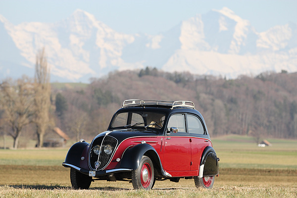 Peugeot 202 (1948) - kompakte Limousine mit vier Türen
