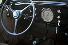 Peugeot 202 (1948) - viel unverkleidetes Blech, trotzdem elegant