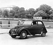 Peugeot 202 (1949) - 'Berline avec Toit Ouvrant' - mit Blick nach oben