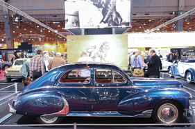 Peugeot 203 Berline Darl'mat (1953) - elegante Schöpfung, gezeigt von den Darl'mat-Freunden - Rétromobile Paris 2017