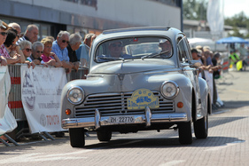 Peugeot 203 C Limousine (1955) - am Oldtimer Grandprix Safenwil 2014 (1955)