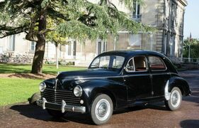 Peugeot 203 C berline (1957) - angeboten als Lot 62 an der Artcurial Sur les Champs Versteigerung am 24. Oktober 2021 (1957)