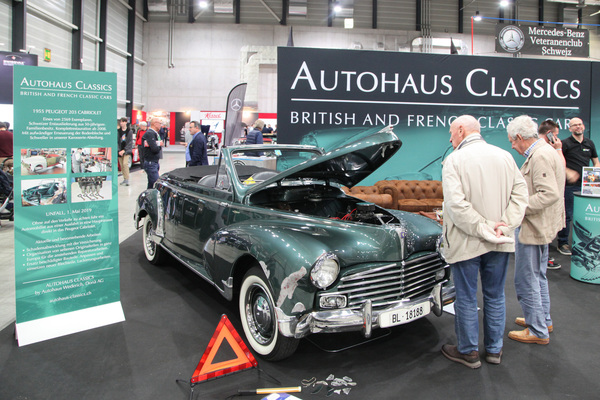 Bild: Peugeot 203 Cabriolet Grand Luxe Compresseur (1955) - bis 2011 komplett restauriert, jetzt mit kleinem Unfallschaden - Swiss Classic World Luzern 2019