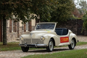 Peugeot 203 Torpédo Tour de France (1954) - als Lot 14 an der Artcurial "Parisienne" Versteigerung am 5. Februar 2021
