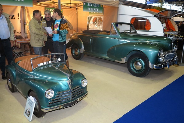 Peugeot 203 im Kleinen und Grossen - an der Messe Epoqu’Auto in Lyon im November 2013