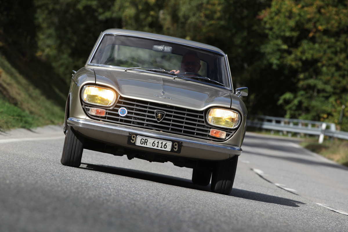 Peugeot 204 Coupé (1968) - dank Zahnstangenlenkung und geringem Wendekreis überaus handlich