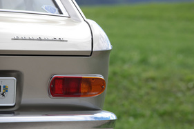 Peugeot 204 Coupé (1968) - fililgrane Rückleuchten