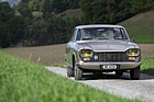 Peugeot 204 Coupé (1968) - nur das flachere Dach unterscheidet den Wagen aus dieser Perspektive von der Limousine