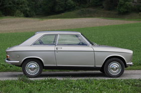 Peugeot 204 Coupé (1968) - wenig Chromschmuck, elegante Linienführung