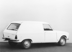 Peugeot 204 Fourgonnette Luxe (1967) – Luxus im Namen, aber nicht in der Ausstattung: der Lieferwagen