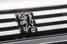 Peugeot 205 GTI (1991) - der Löwe auf dem Kühlergrill (© Daniel Reinhard, 2016) Peugeot 205 GTI (1991) - der Löwe auf dem Kühlergrill (© Daniel Reinhard, 2016)