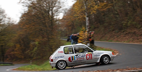Peugeot 205 GTI - Vorfeldfahrzeug an der ADAC Rallye Köln-Ahrweiler 2012 mit Rainer Schlich (Startnummer C11)