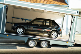 Peugeot 205 GTi (1984) - Anreise per Anhänger (1984)