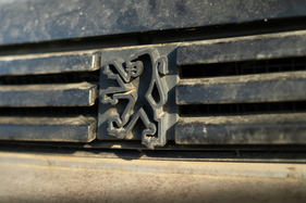 Peugeot 205 GTi (1984) - The lion has lost much of its luster