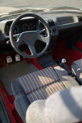 Peugeot 205 GTi (1984) - In contrast to the exterior, it still looks quite good inside