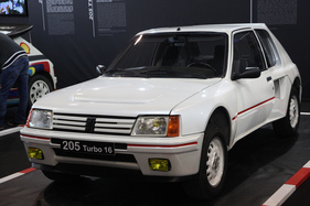 Peugeot 205 T16 von 1984 an einer Ausstellugn in Padua
